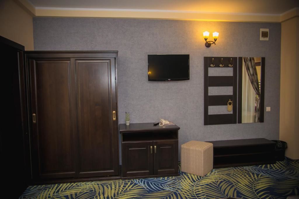 Отель Hotel Stefani Сибиу