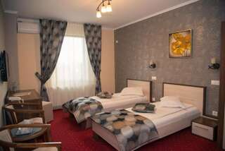 Отель Hotel Stefani Сибиу Двухместный номер с 2 отдельными кроватями-7