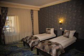 Отель Hotel Stefani Сибиу Семейный люкс с 2 спальнями-2
