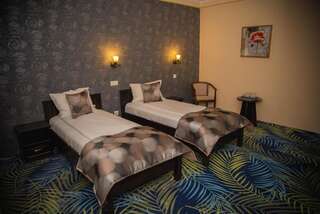 Отель Hotel Stefani Сибиу Семейный люкс с 2 спальнями-11